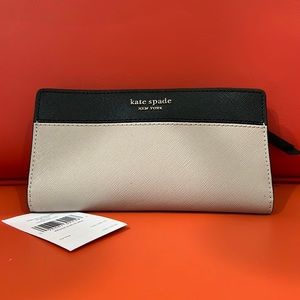 NWT Staci Colorblock Large Slim Bifold Wallet